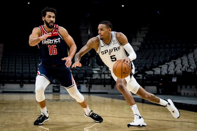 世界杯官方app安装-穆雷带伤作战迎里程碑 砍下三双助马刺结束连败